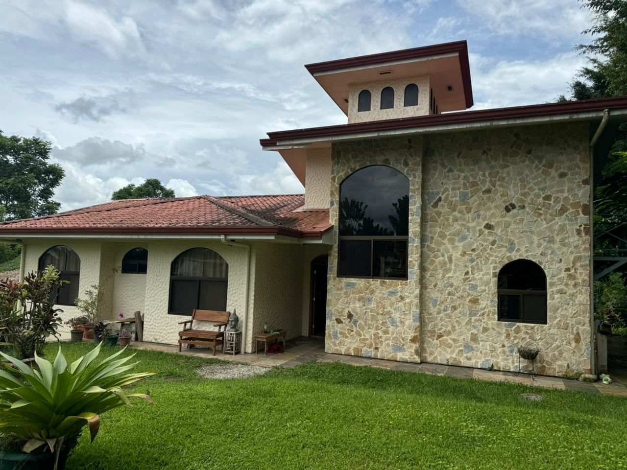 Luxury Villa near Waterfall, La Fortuna